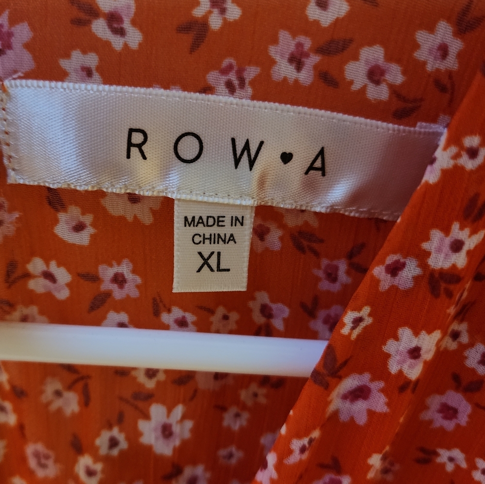 Row A Women's Floral V-Neck Romper - Picture 14 of 15